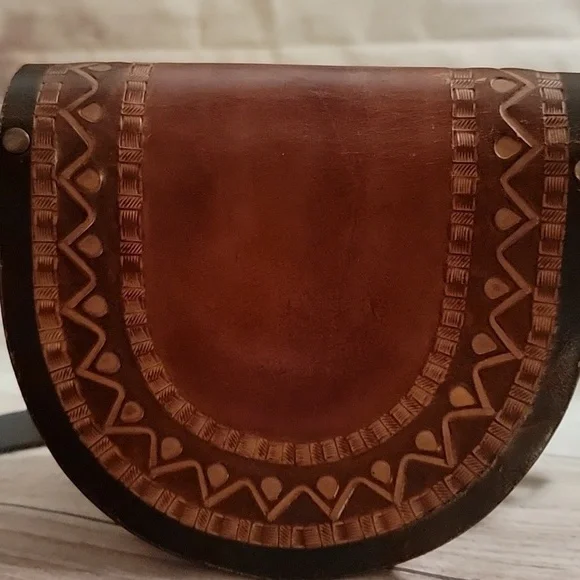 Vintage Leather  Crossbody Purse - Picture 6 of 8